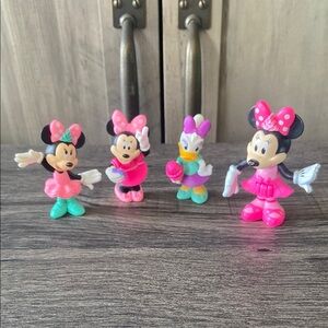 Disney Minnie Mouse/Daisy Action Figures Set